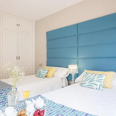 Singular Stays Plaza De La Reina Apartment *